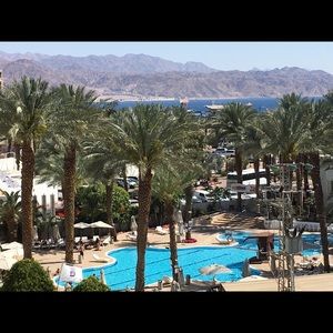 Meet your Posher, Naomi